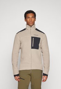 Флисовая куртка Флисовая куртка