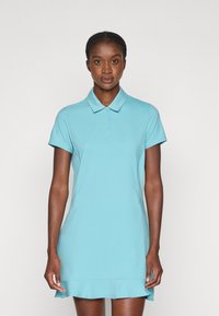 Спортивное платье Спортивное платье