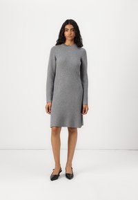 Вязаное платье Вязаное платье