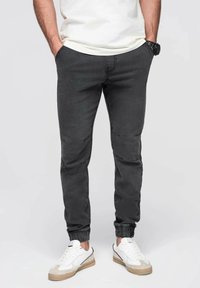 Узкие джинсы Узкие джинсы