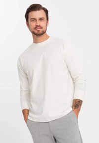 Лонгслив Лонгслив