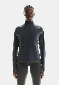 Спортивная куртка Спортивная куртка