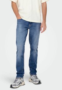 Прямые джинсы Прямые джинсы