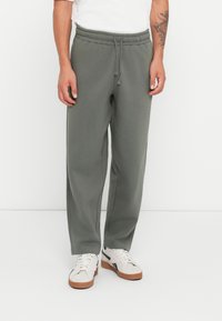 Спортивные штаны Спортивные штаны