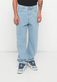 Прямые джинсы Прямые джинсы