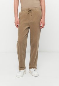 Вельветовые брюки Вельветовые брюки