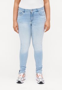 Узкие джинсы Узкие джинсы