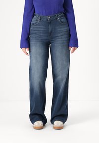 Джинсы Джинсы