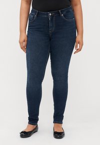 Узкие джинсы Узкие джинсы