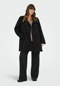 Короткое пальто Короткое пальто