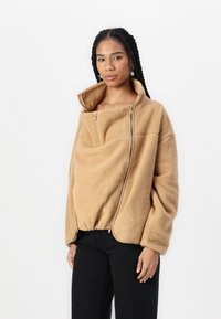 Флисовая куртка Флисовая куртка