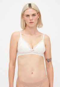 Бюстгальтер Бюстгальтер