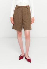 Шорты Шорты