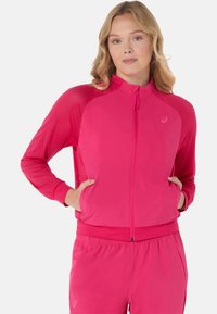 Спортивная куртка Спортивная куртка