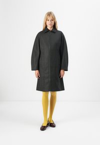 Шерстяное пальто Шерстяное пальто