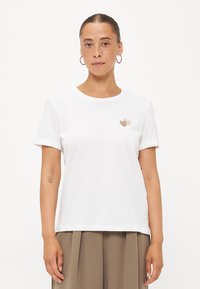 Футболка Футболка