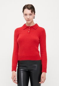 Пуловер с воротником поло Пуловер с воротником поло