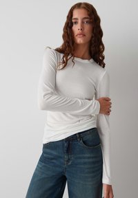 Лонгслив Лонгслив