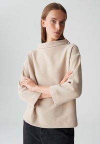 Пуловер с рукавом три четверти Пуловер с рукавом три четверти