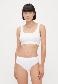 Бюстгальтер Бюстгальтер