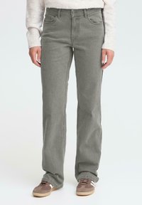 Прямые джинсы Прямые джинсы