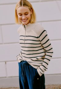 Пуловер Пуловер