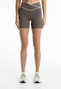 Шорты Шорты