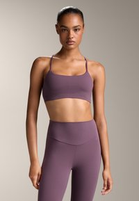 Спортивный бюстгальтер Спортивный бюстгальтер