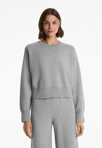 Пуловер Пуловер