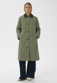 Шерстяное пальто Шерстяное пальто