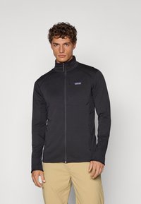 Спортивная куртка Спортивная куртка