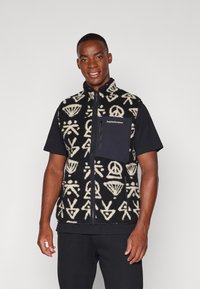 Жилет Жилет