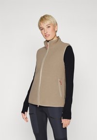 Спортивный жилет Спортивный жилет