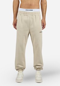 Спортивные штаны Спортивные штаны