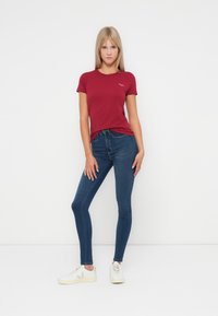 Футболка Футболка