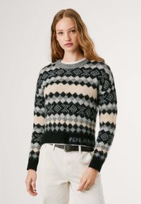 Пуловер Пуловер