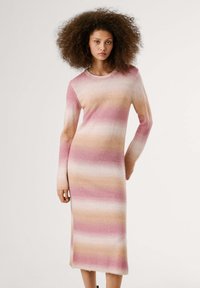 Вязаное платье Вязаное платье