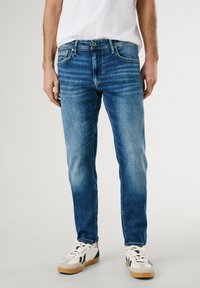 Узкие джинсы Узкие джинсы