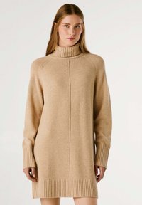 Вязаное платье Вязаное платье