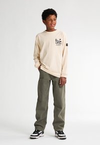 Джинсы Джинсы