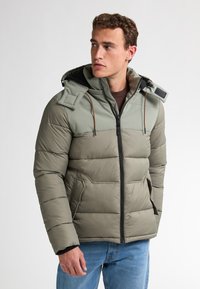 Зимняя куртка Зимняя куртка