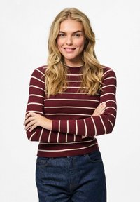 Пуловер в полоску Пуловер в полоску