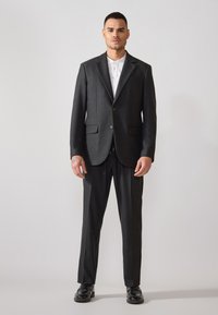 Костюм Костюм