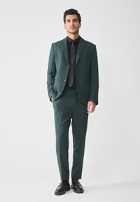 Костюм Костюм