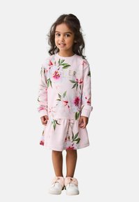 Платье Платье