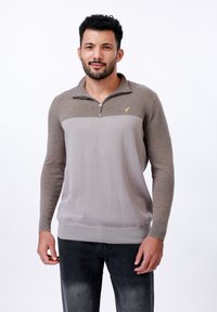 Пуловер Пуловер