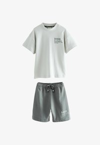 Шорты Шорты