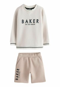 Шорты Шорты