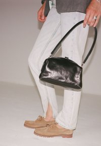 Кожаная сумка Кожаная сумка