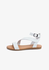 Сандалии Сандалии